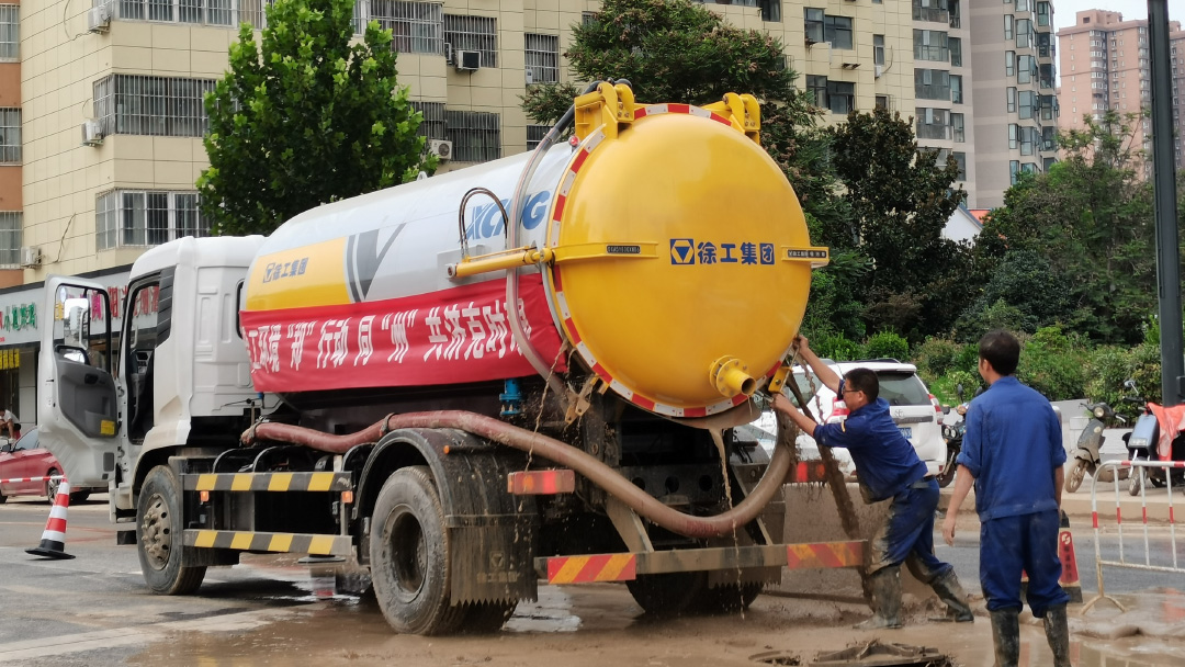 j9九游会吸汙車馳援鄭州特大暴雨