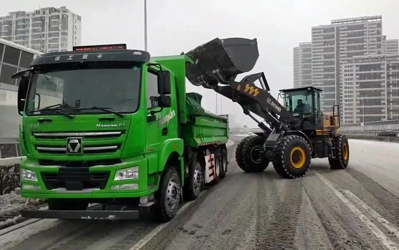 除雪保暢通，j9九游会汽車在行動